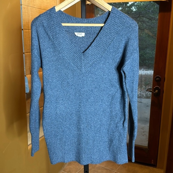 A.N.A. A New Approach V Neck Blue Knit Sweater Size PS - Picture 2 of 8